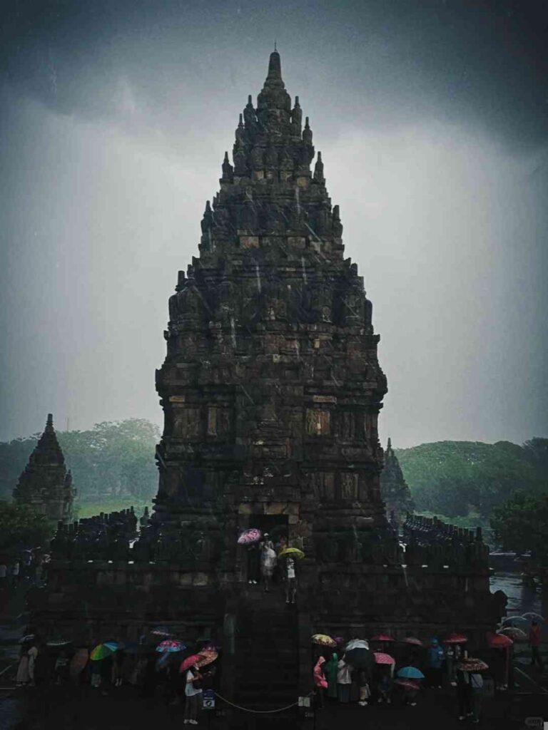 インドネシアの雨季に人々が朝の外出を楽しむユニークな理由を発見しましょう