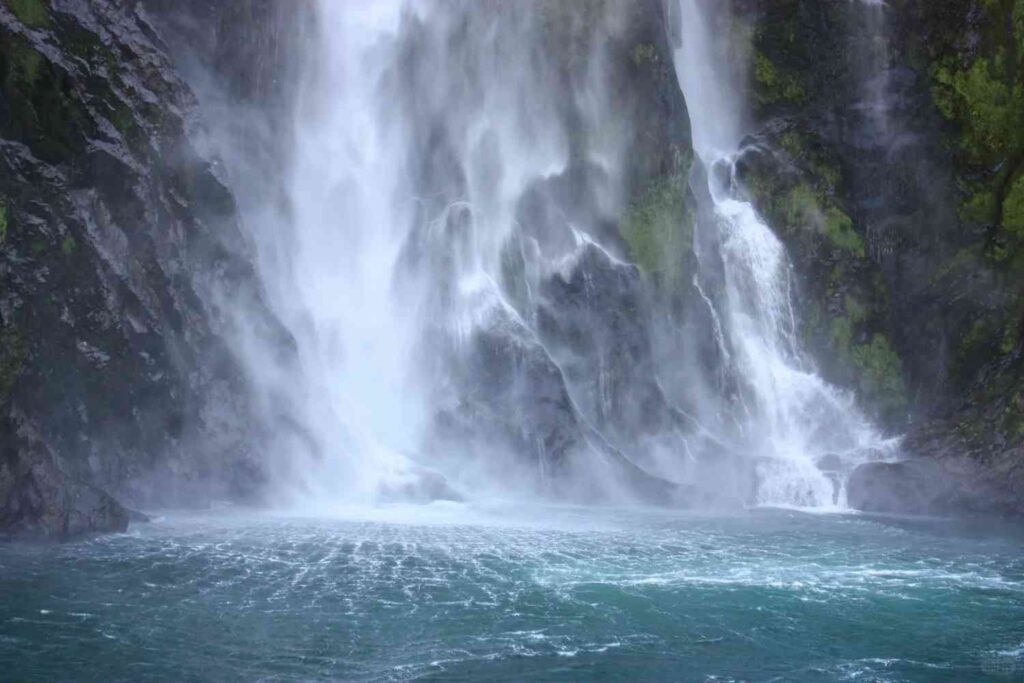 Discovering Milford Sound: A Whining Adventure Without Illness 03