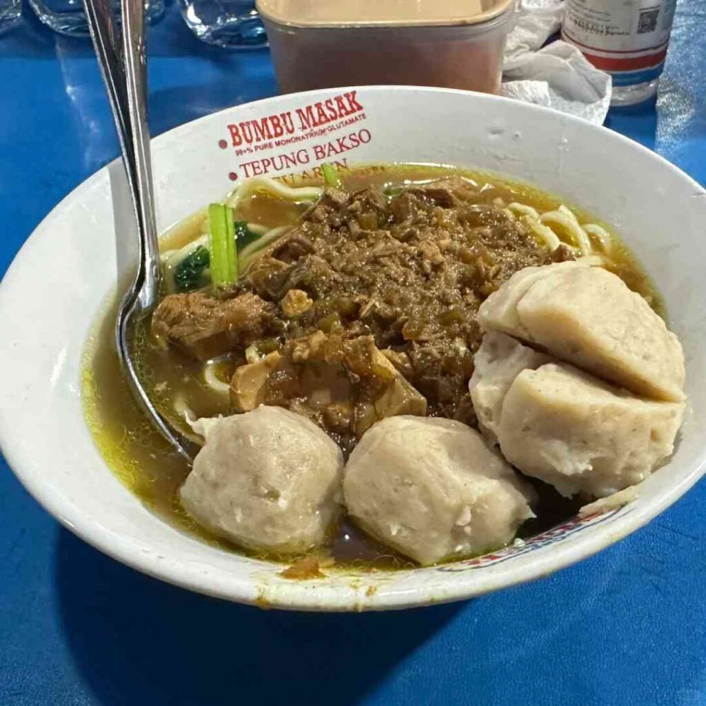 Die besten Trockennudeln in Denpasar, Bali entdecken: Ein einheimisches Vergnügen, das man probieren muss!