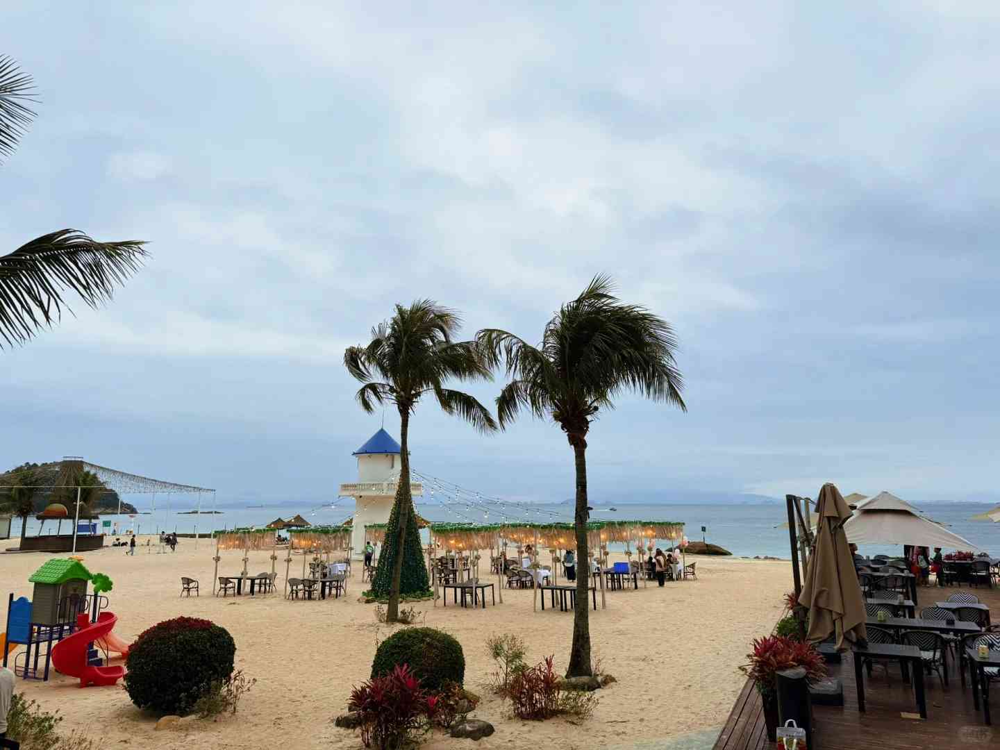 Experience the Perfect Sunset at Ushuaia Book Bar Restaurant, Huizhou
