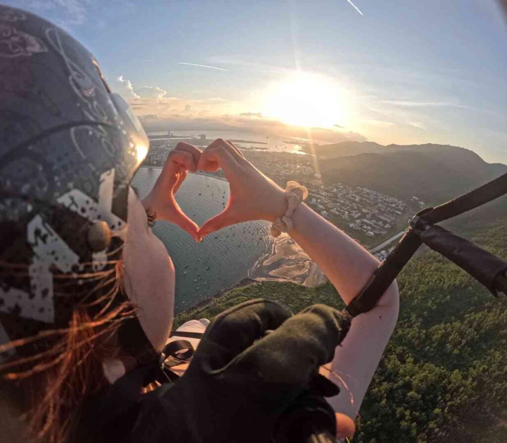 Experience the Thrill of Paragliding in Da Nang: Best Adventure Tours 🪂