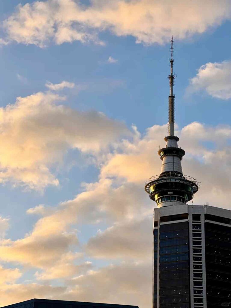 Explore Auckland Citywalk: Best Scenic Routes and Hidden Gems Tour