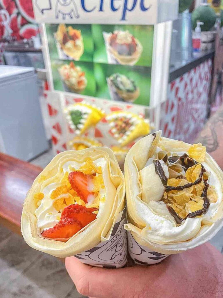 Исследуйте Кейрнс за пределами моря: насладитесь местными вкусами в 3 must-visit рынках.