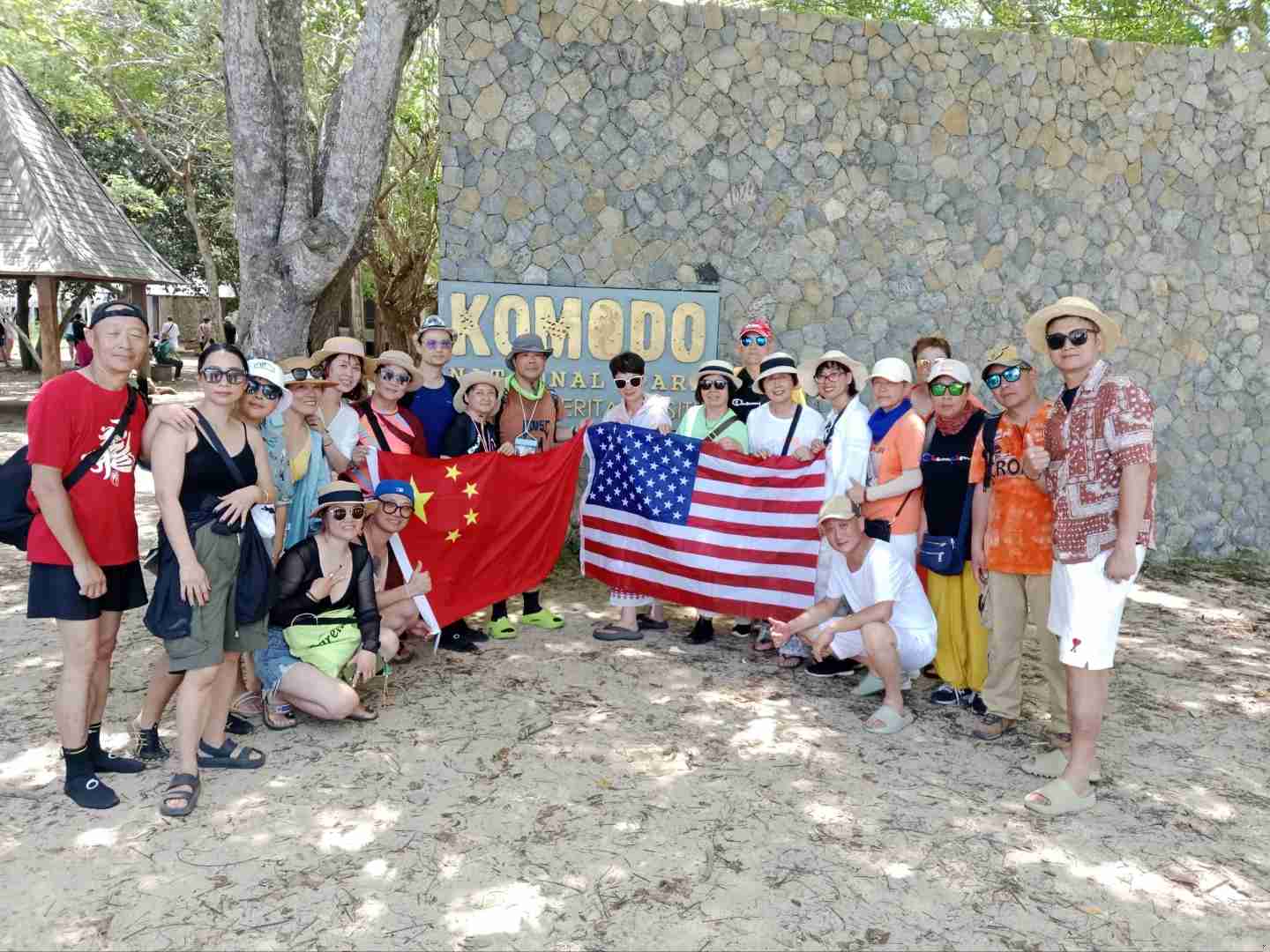 Explorando o Parque Nacional de Komodo: Melhores Excursões e Dicas de Aventura com a Natureza
