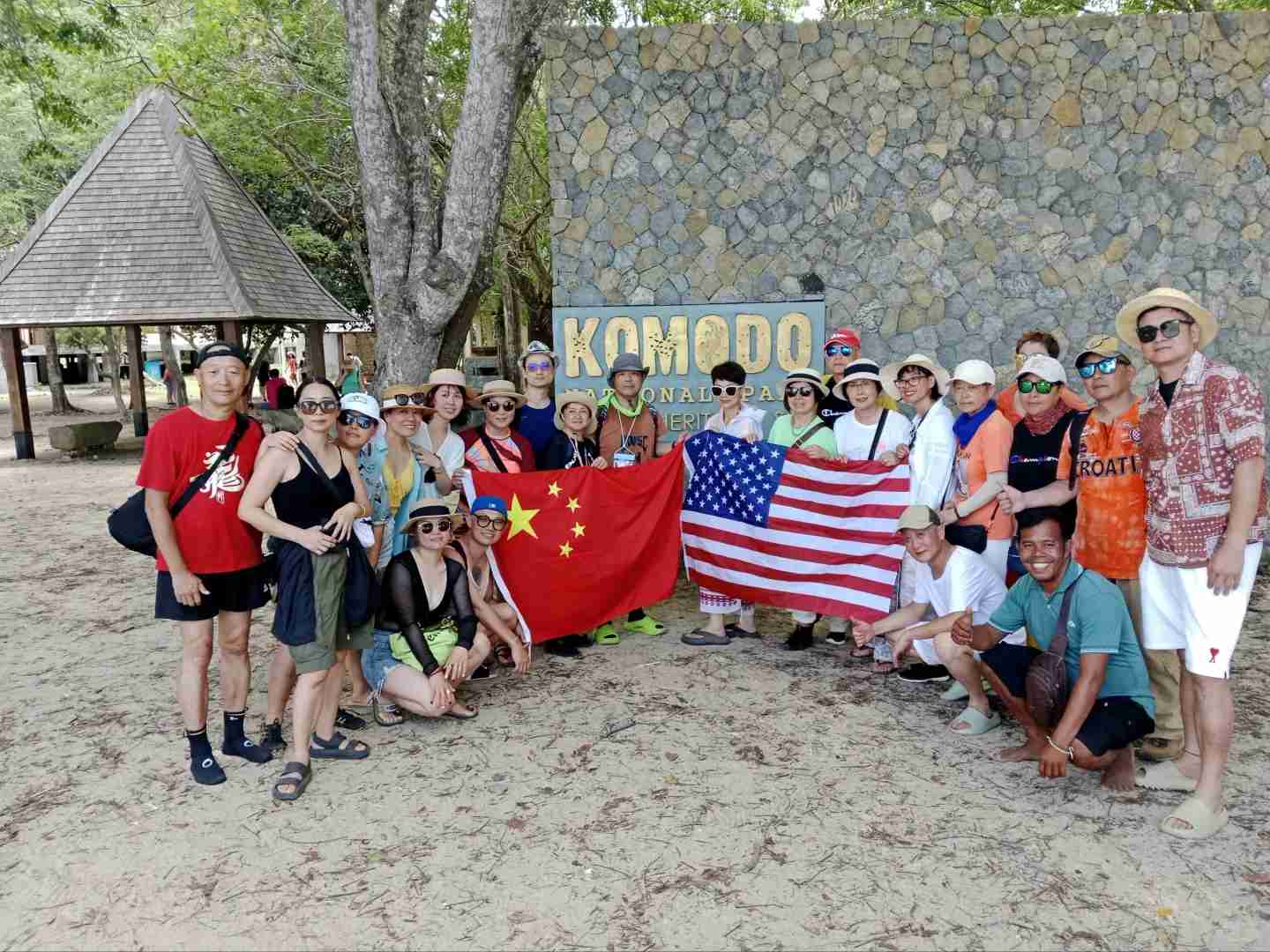 Explorando o Parque Nacional de Komodo: Melhores Excursões e Dicas de Aventura com a Natureza