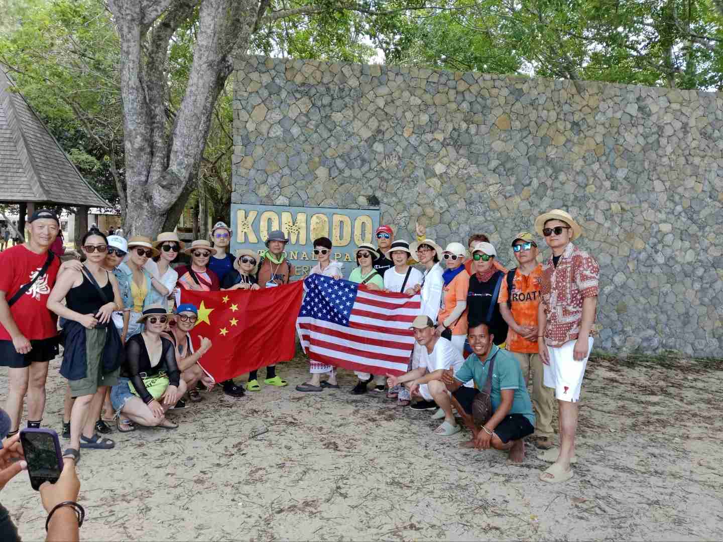 Explorando o Parque Nacional de Komodo: Melhores Excursões e Dicas de Aventura com a Natureza