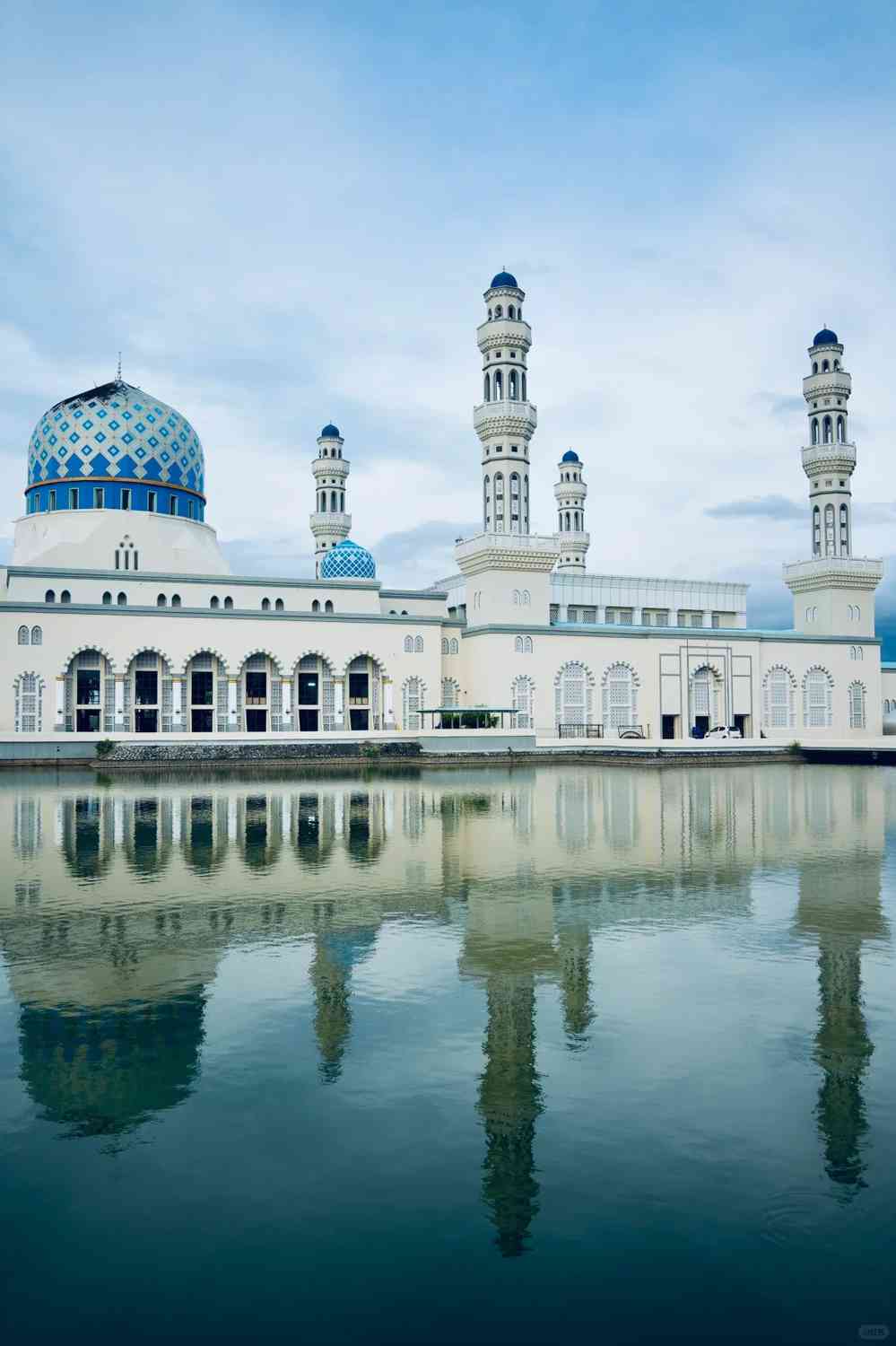 استكشف كوتا كينابالو: أفضل شواطئ صباح ووجهات الجزر 🏖️