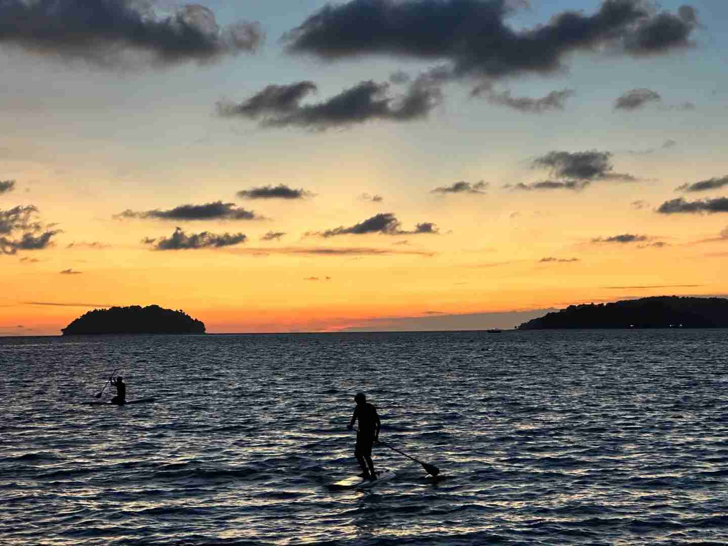 استكشف كوتا كينابالو: أفضل شواطئ صباح ووجهات الجزر 🏖️