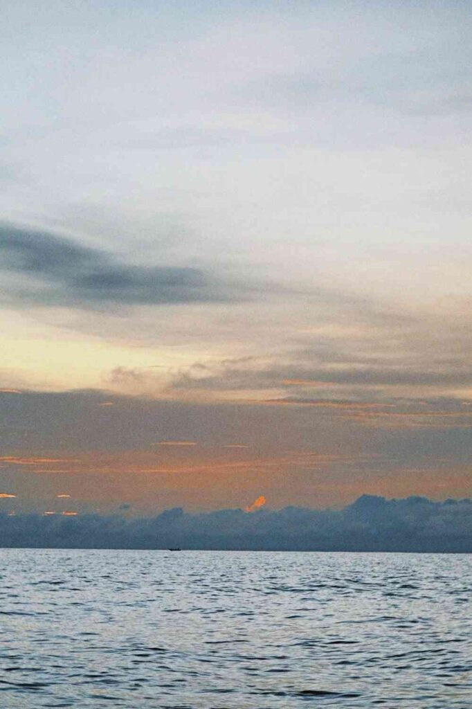 Entdecken Sie Kota Kinabalu: Die besten Reiseschnipsel und versteckten Schätze in Sabah 🧩📍