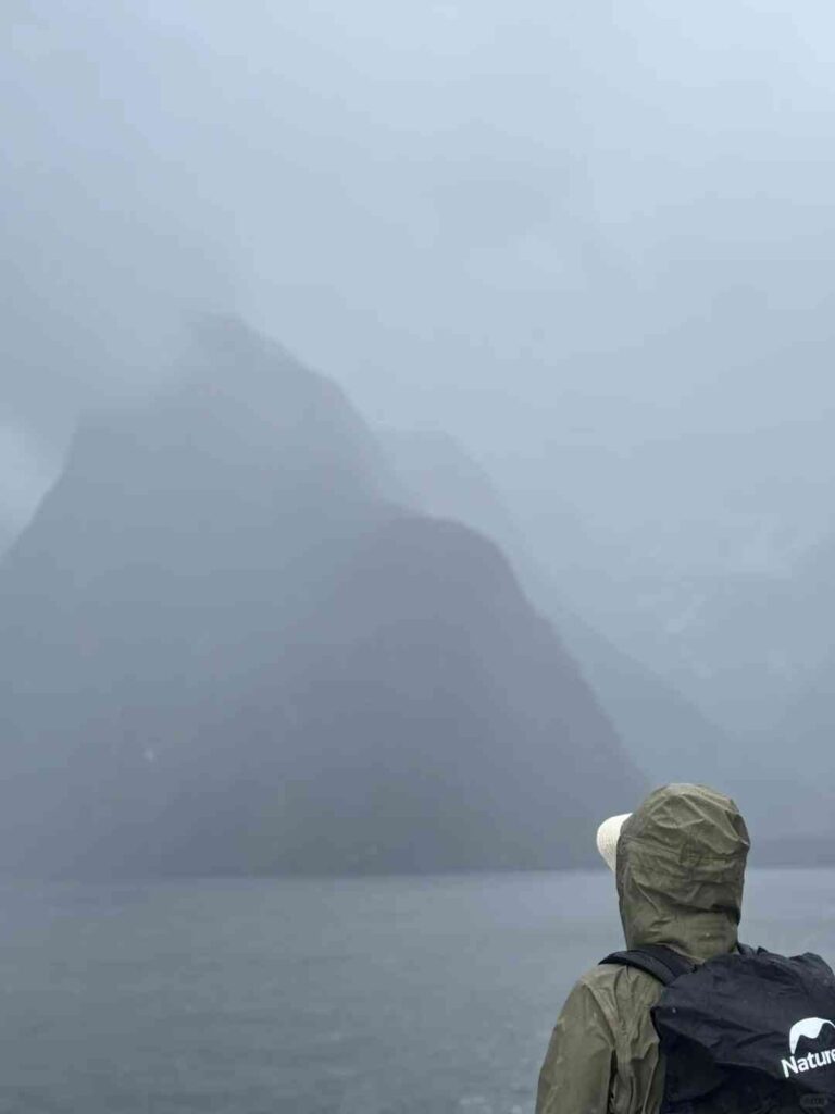 Explore Milford Sound: Ultimate Travel Guide and Must-See Attractions