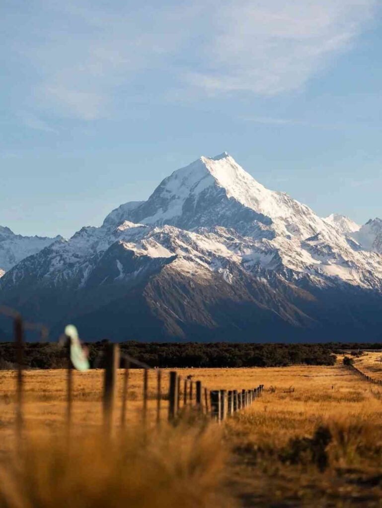 Erkunde Mount Cook, Neuseeland: Ein atemberaubender Gletscherwunderland auf der Südinsel.