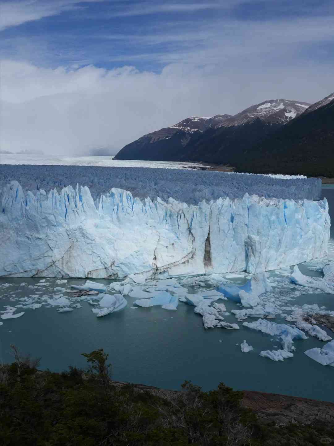 Explorer la Patagonie : Découvrez les montagnes enneigées et les glaciers à la fin du monde