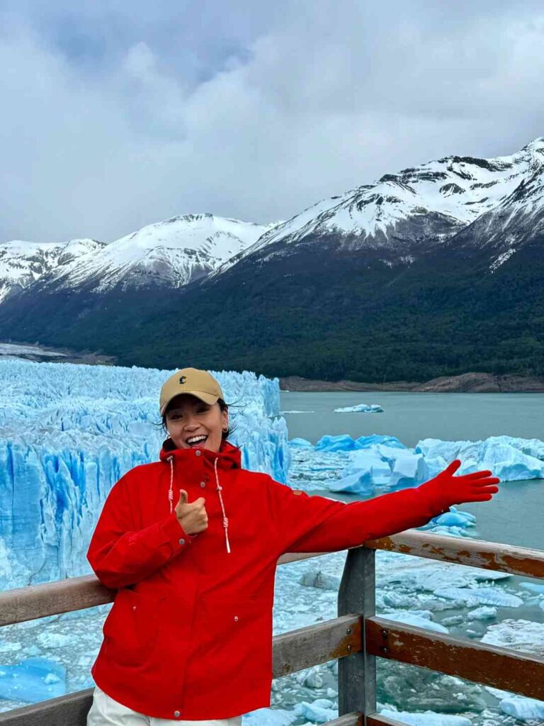 Explorer le glacier Perito Moreno : dégustation de whisky et aventure de randonnée en Argentine.