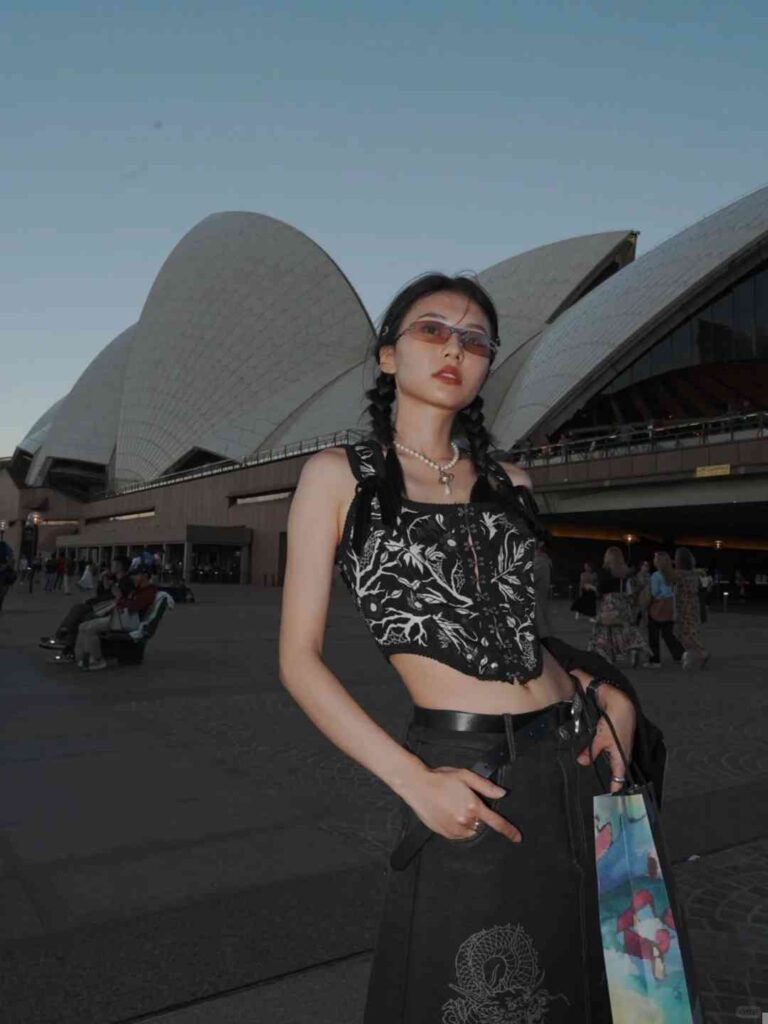 Explore Sydney’s Hidden Gems: A Joyful City Walking Experience 🌷