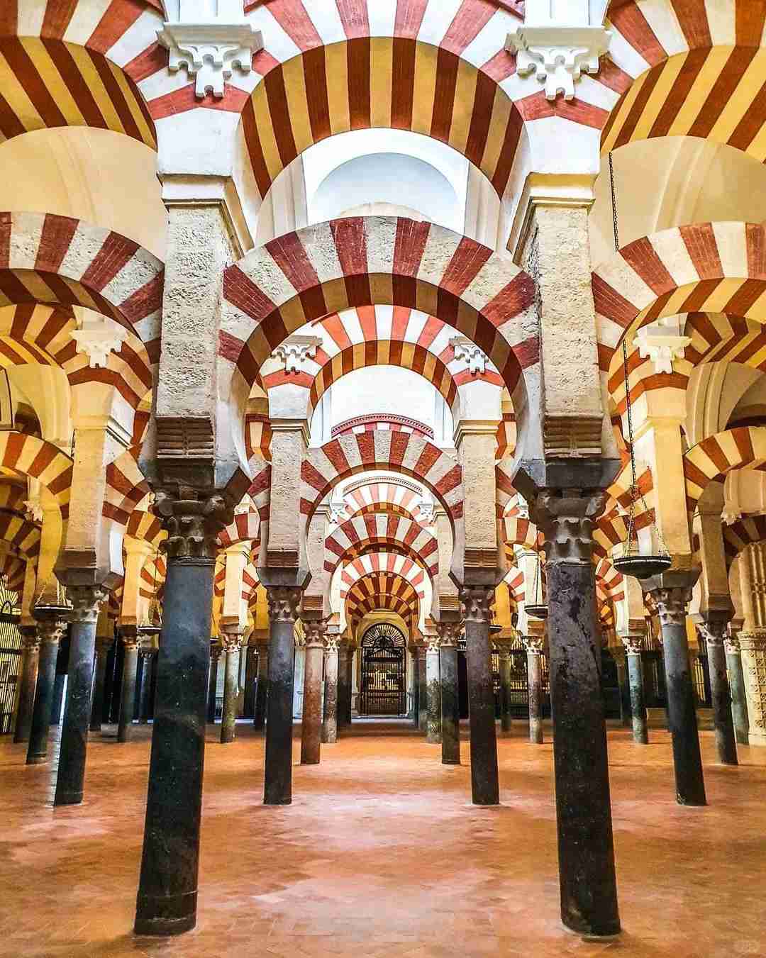 Erkunde die Geschichte und Architektur der Moschee von Córdoba in Spanien