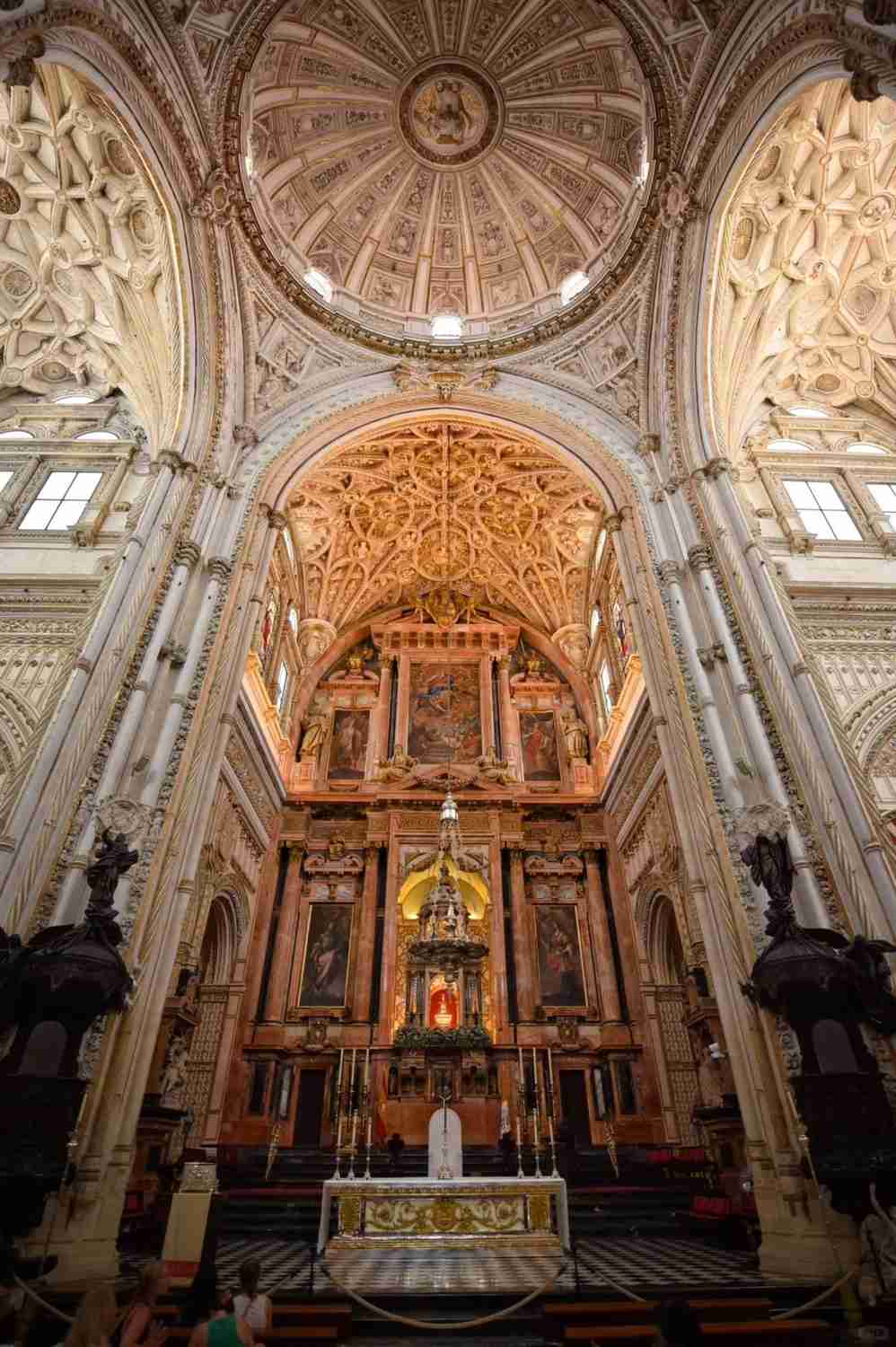 Erkunde die Geschichte und Architektur der Moschee von Córdoba in Spanien