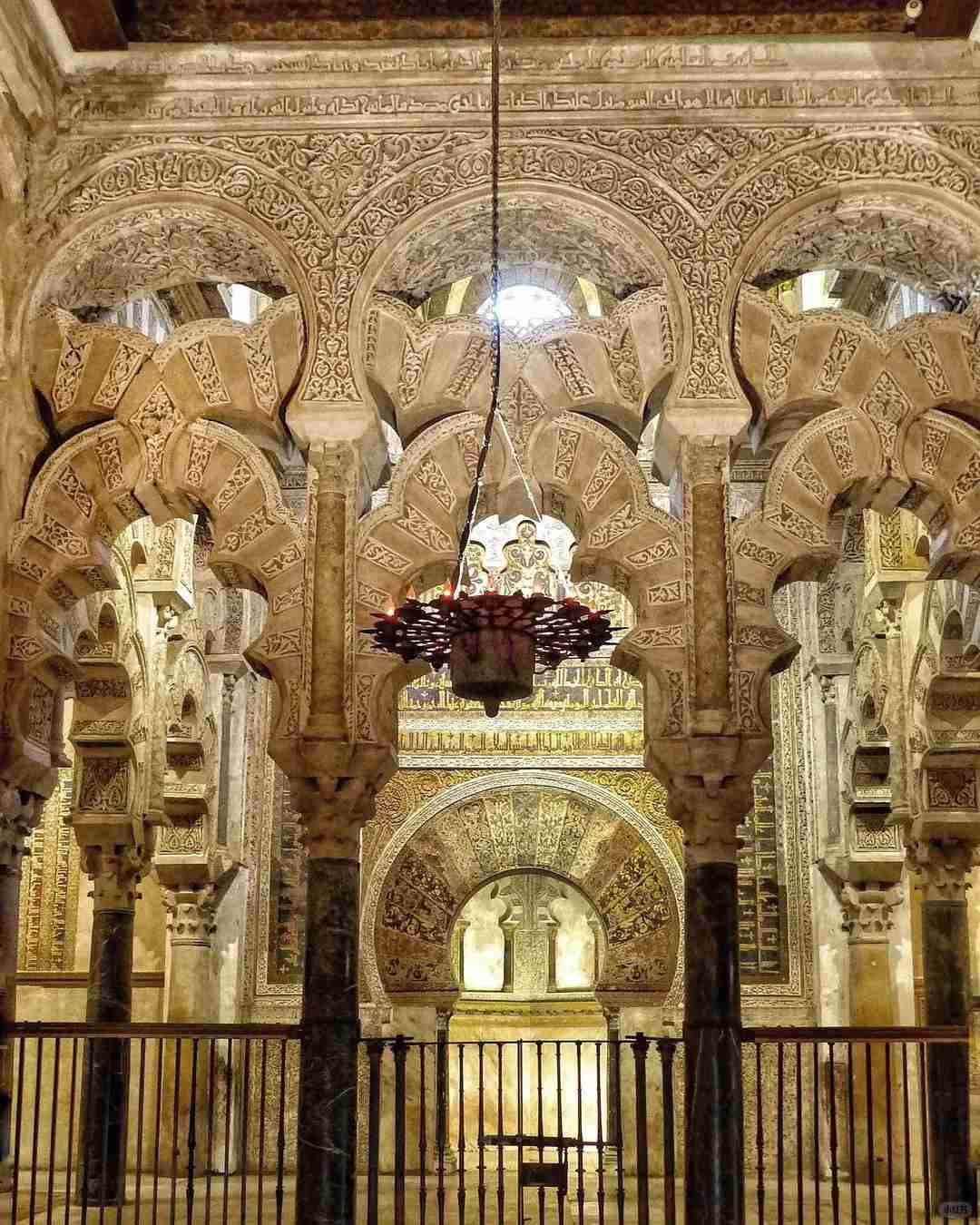 Erkunde die Geschichte und Architektur der Moschee von Córdoba in Spanien