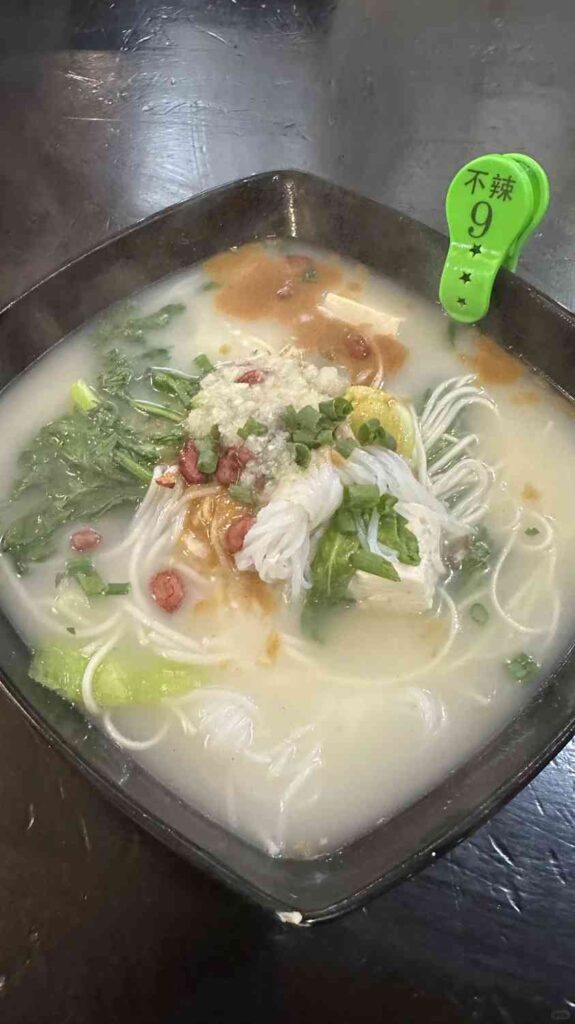 Erlebte eine $10,000 teure scharfe Hot Pot-Erlebnis: Entlarvung des wahren Wertes hinter diesem Topf.