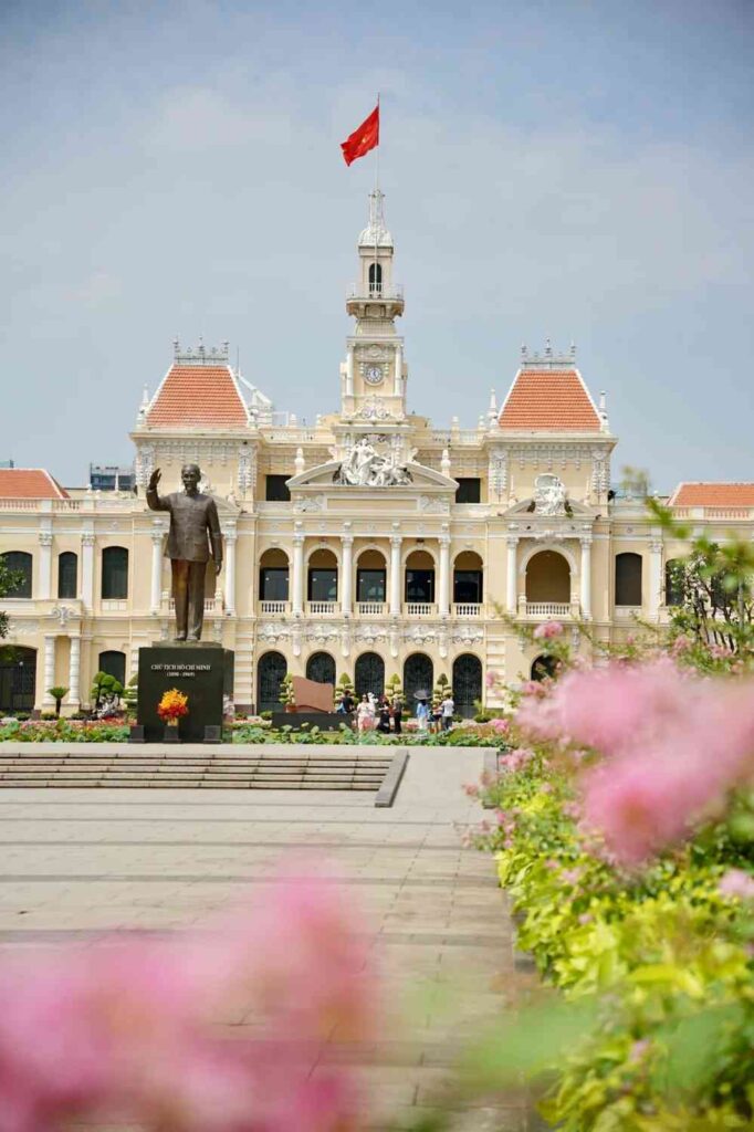 Ho-Chi-Minh-Stadt erkunden: Die besten Stadtrundgänge und versteckten Schätze in Saigon