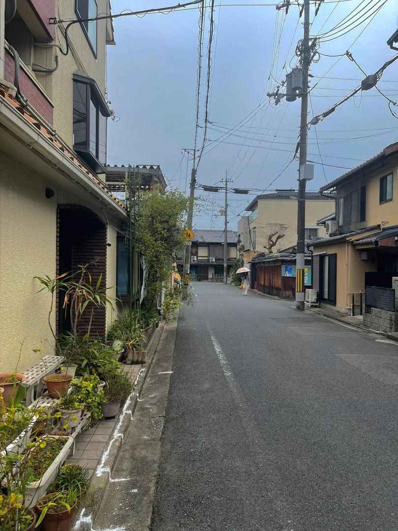 Exploring Kyoto's Hidden Gems: Peaceful Monday Strolls Through Quiet Alleyways