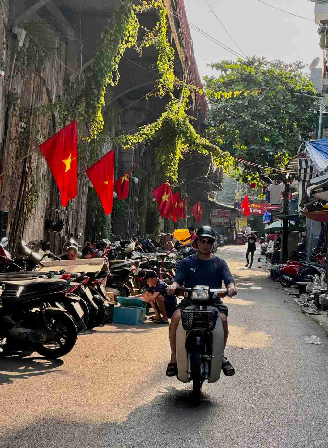[Hanoi, Vietnam: Exploring the Chaotic Charm and Hidden Gems of a Vibrant City]