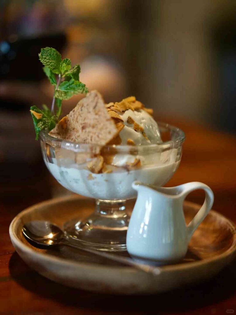 Hanoi’s Iconic ‘Shark Mouth’ Coffee Building: Last Chance for Photos Before April 30 Closure!