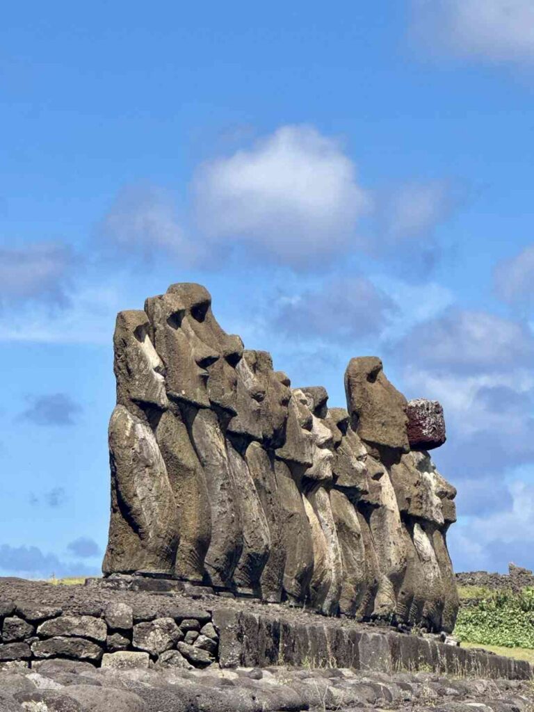 Wie können Sie Moai-Statuen mit einem lokalen Führer zu geringen Kosten erkunden?