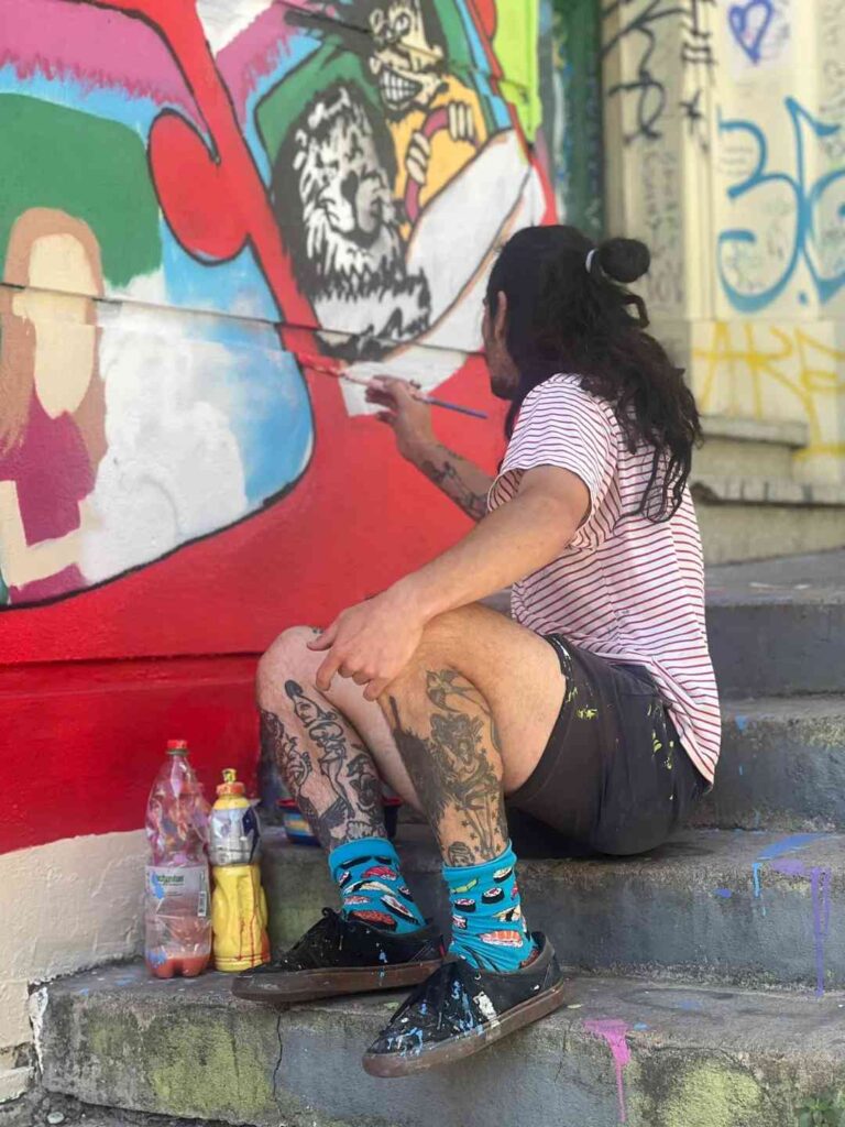 How to Explore Valparaíso’s World Heritage Graffiti Hills on a Budget