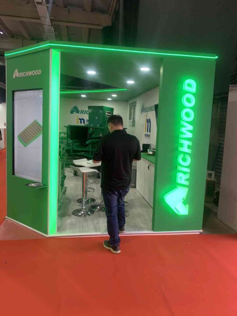 كيفية تخطيط زيارة ميسورة التكاليف إلى EXPOMIN 2025 في سانتياغو تشيلي