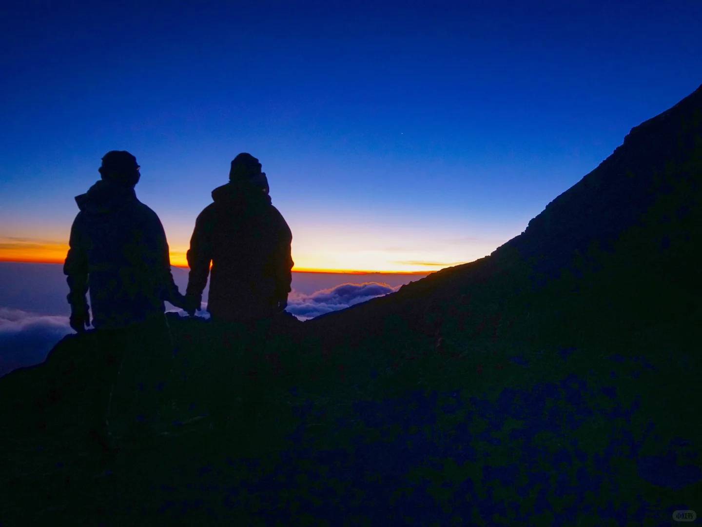 Inspiring Story: 30-Year-Old Chinese Woman Conquers Mount Kilimanjaro Summit