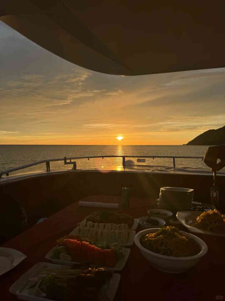 Langkawi Sunset Cruise: Experience a Dreamy Sea Journey Watching the Sun Set ✨