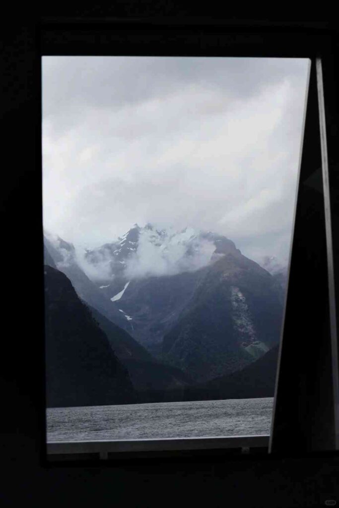 Avaliação de Viagem a Milford Sound: Expectativas vs Realidade 🏔