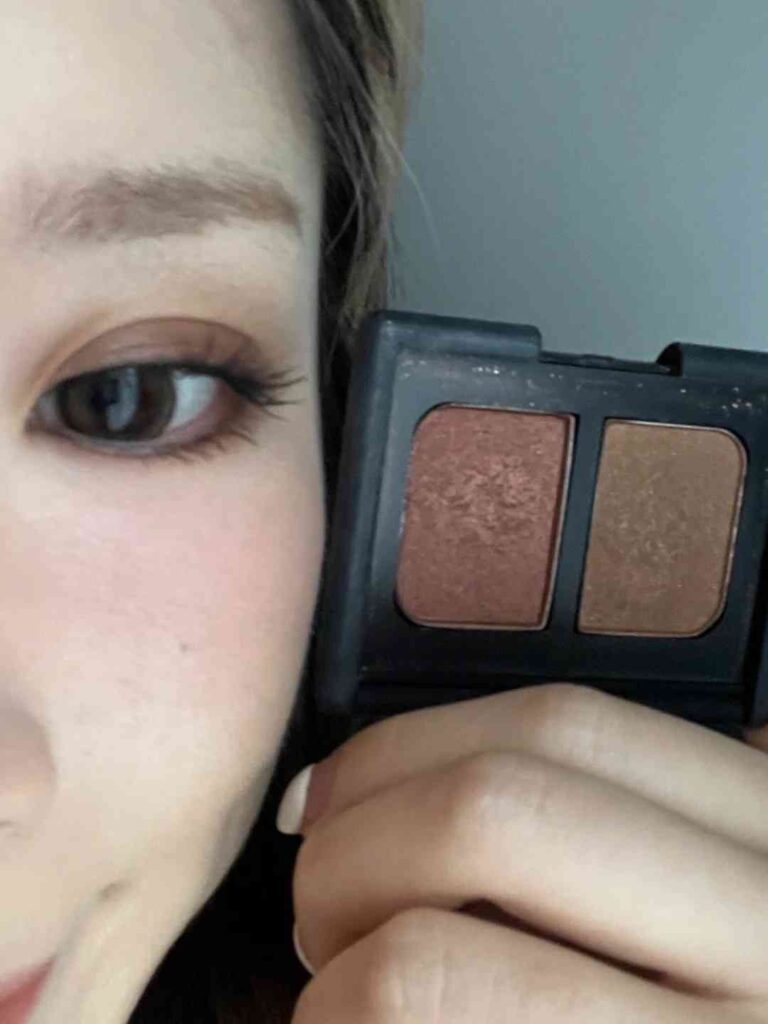 Fard à paupières Nars Surabaya : créez de superbes looks 🪵🍂 de feuilles tombantes d’automne