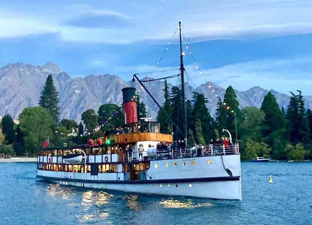 Queenstown-Tagesausflug: Entdecken Sie atemberaubende Seen, Berge und spannende Extremsportarten.