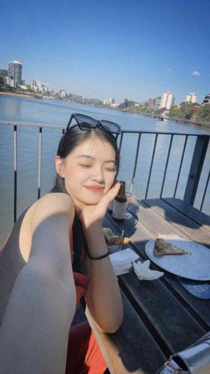 Relaxing Lobster Dinner with Stunning River Views for Only $25 in Brisbane