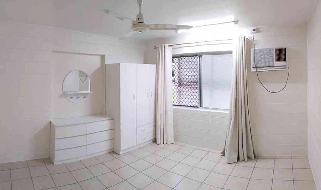 Quarto amplo para alugar em Woree, Cairns - Ideal para estudantes e profissionais.