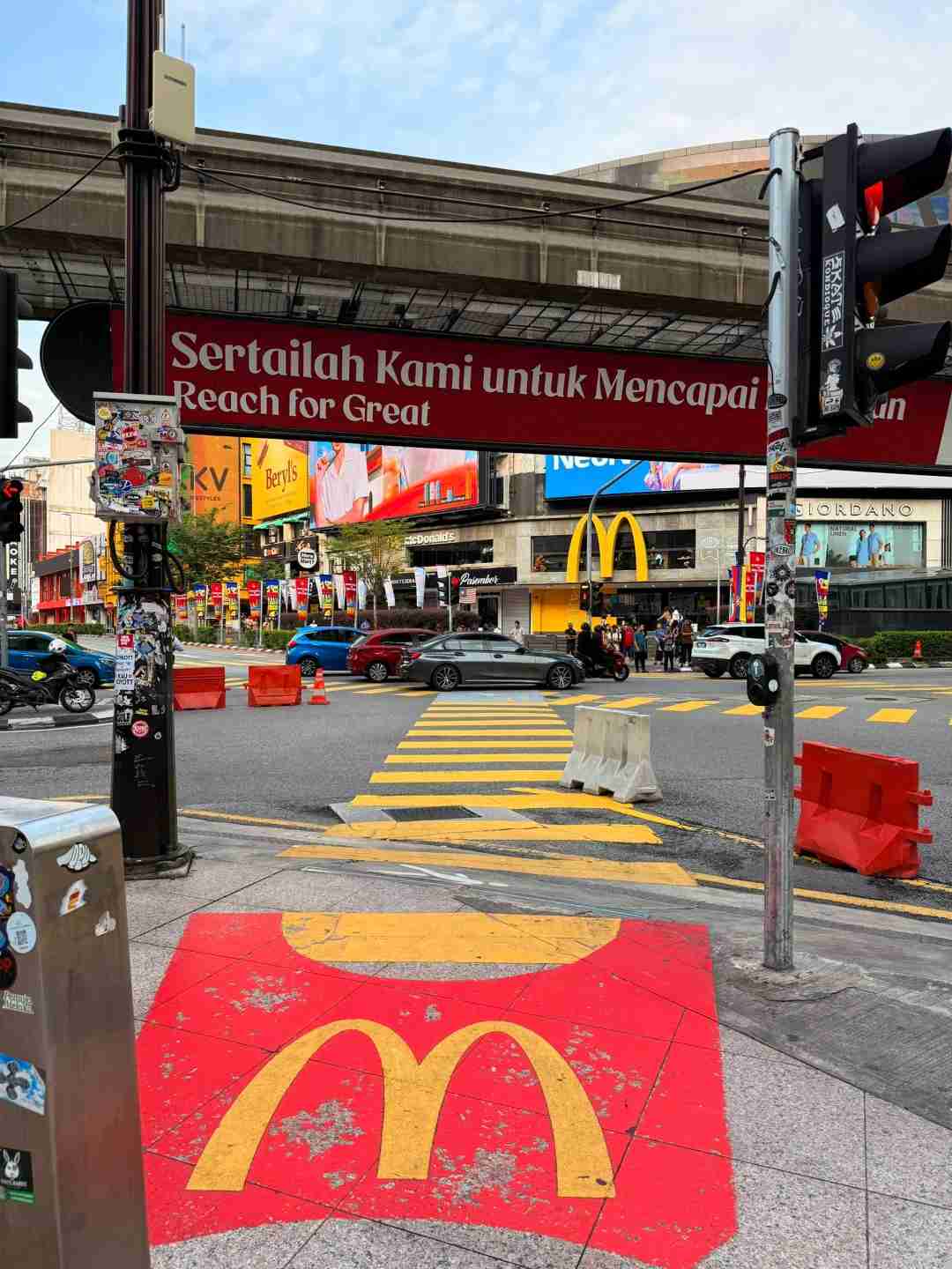 O Gênio por Trás da Tradução de KL para Kuala Lumpur: Uma História Inspiração!
