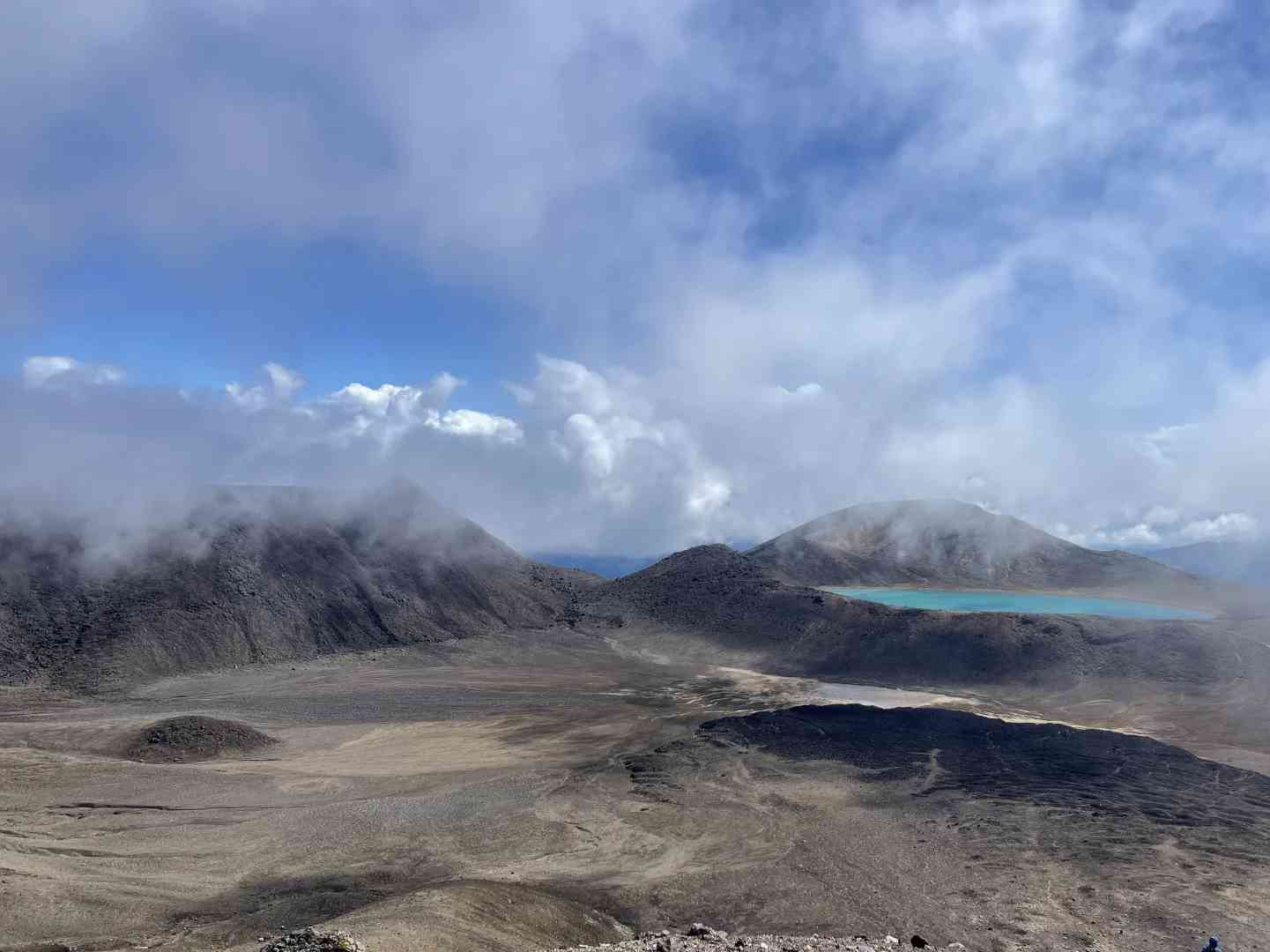 تغطية جبل تونغاريرو: دليل شامل لأفضل مغامرة رحلة سير ليوم في نيوزيلندا