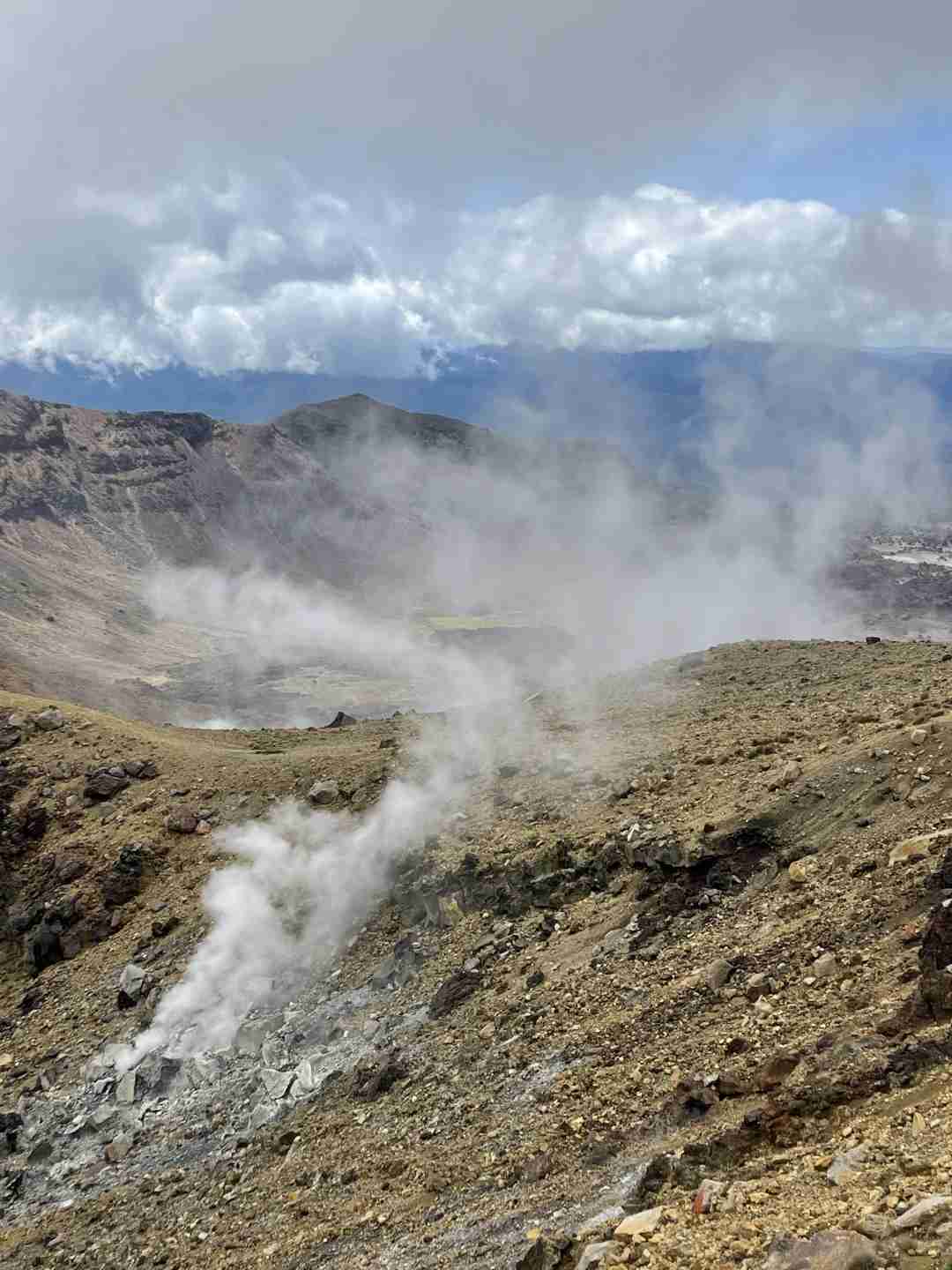 تغطية جبل تونغاريرو: دليل شامل لأفضل مغامرة رحلة سير ليوم في نيوزيلندا