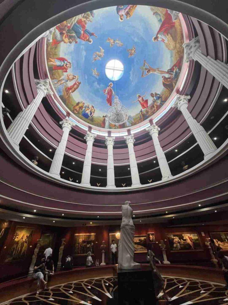 Unforgettable Experiences: Unique Sights in Jakarta Not Found Back Home