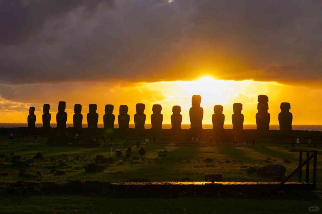 What Are the Best Self-Guided Tour Routes for Easter Island on a Budget?