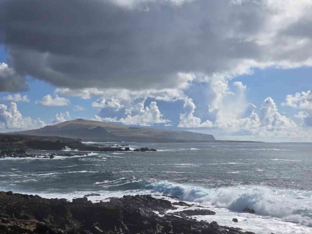 What’s the Best Self-Guided Tour Route for Easter Island on a Budget?