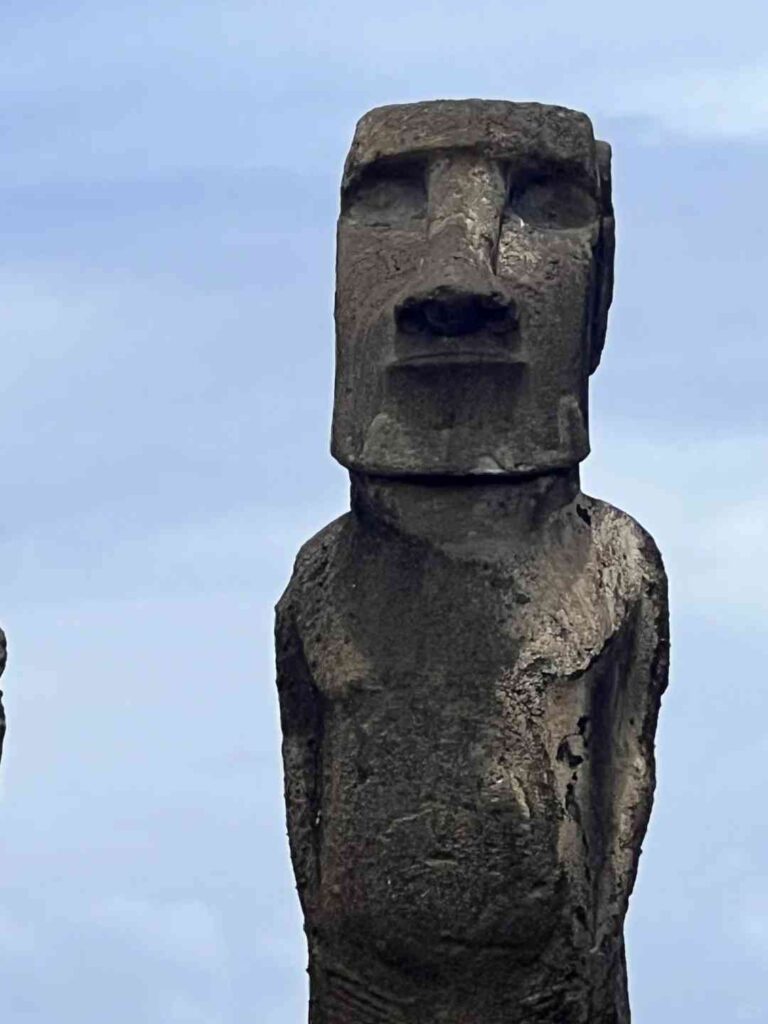 Was ist die beste Selbstführungsroute für eine preiswerte Reise nach Easter Island?