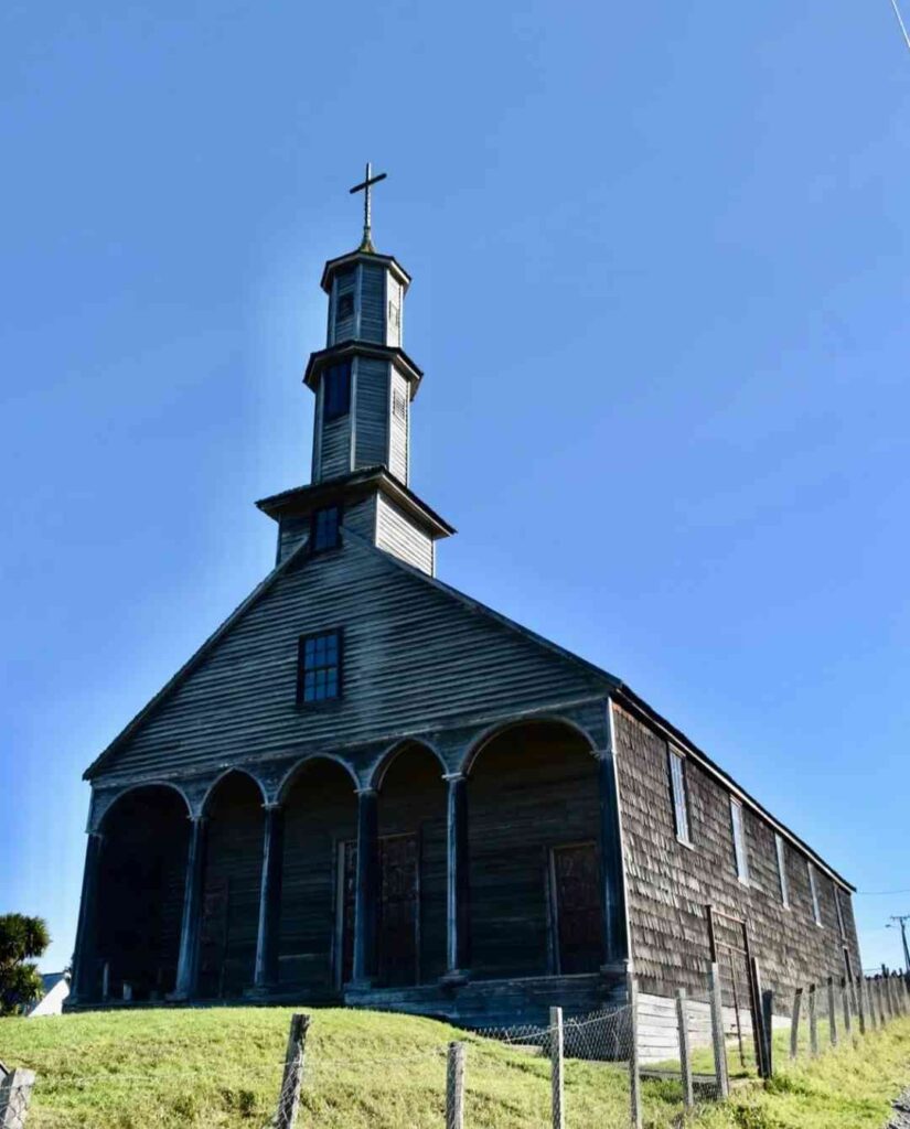 What’s the Best Self-Guided Tour Route for Exploring Chiloé on a Budget?