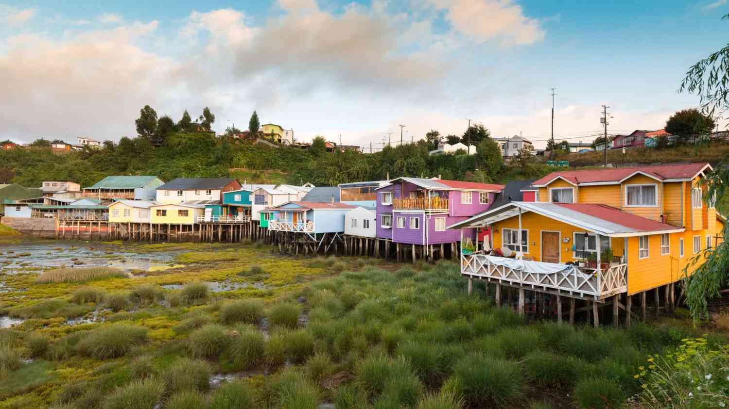What's the Best Self-Guided Tour Route for a Budget Trip to Chilean Lake District?