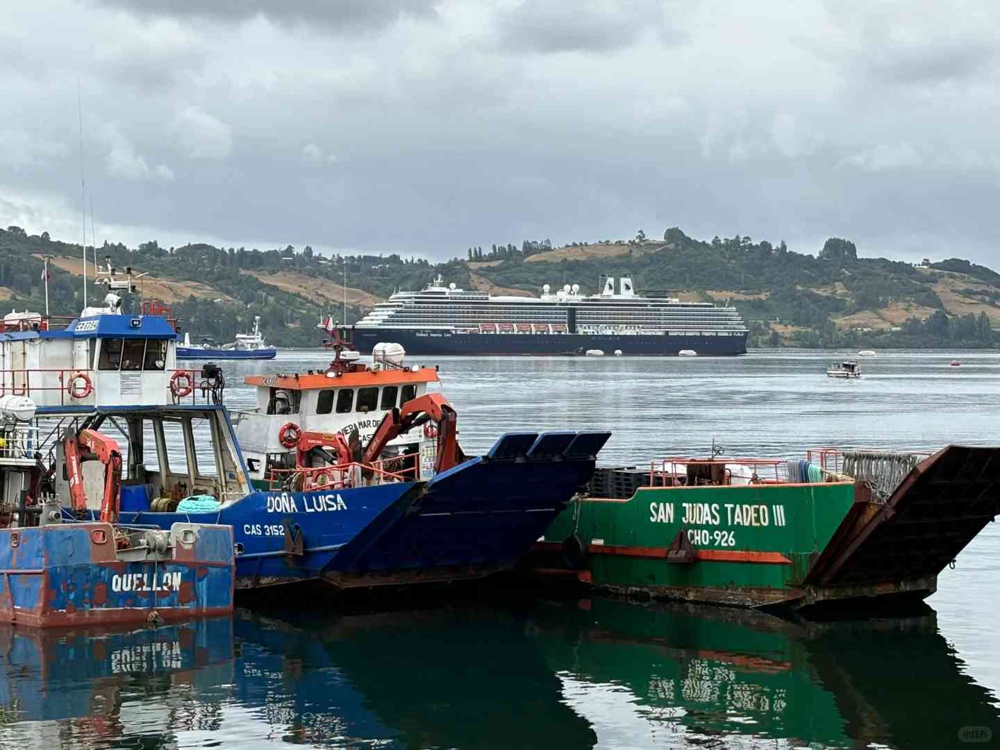 What's the Best Self-Guided Tour Route for Budget Travel in Chiloé Island?