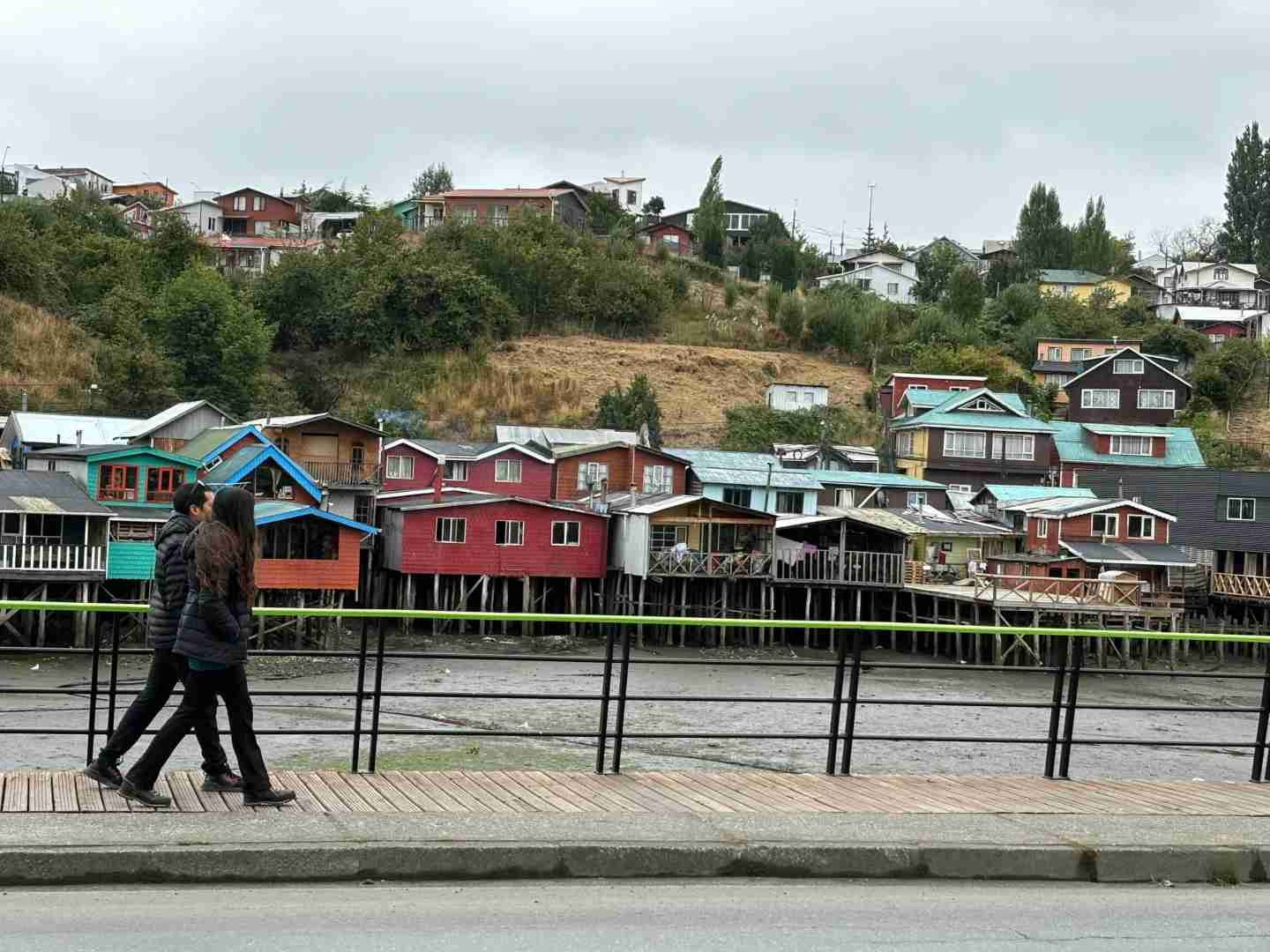 What's the Best Self-Guided Tour Route for Budget Travel in Chiloé Island?