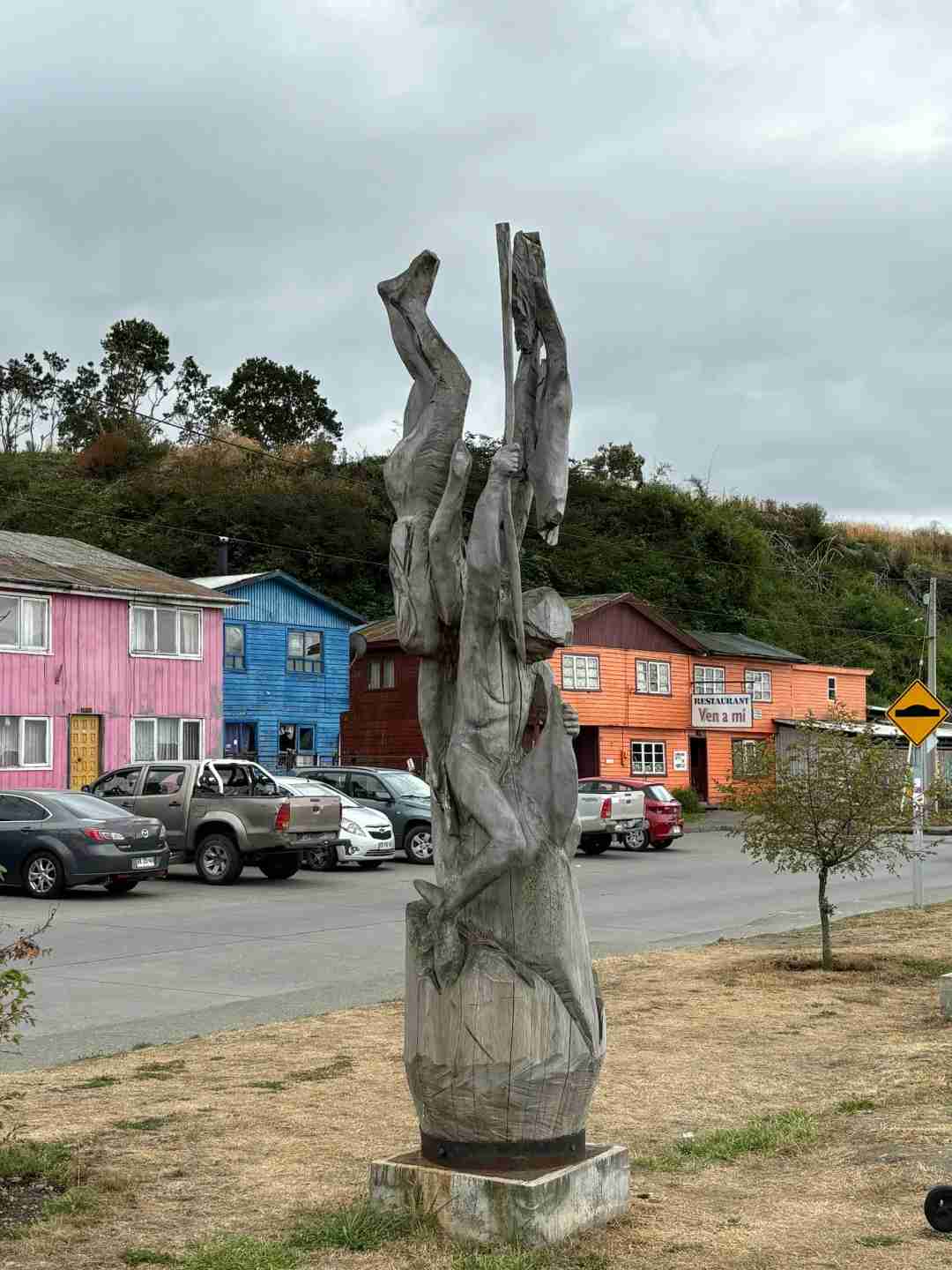 What's the Best Self-Guided Tour Route for Budget Travel in Chiloé Island?