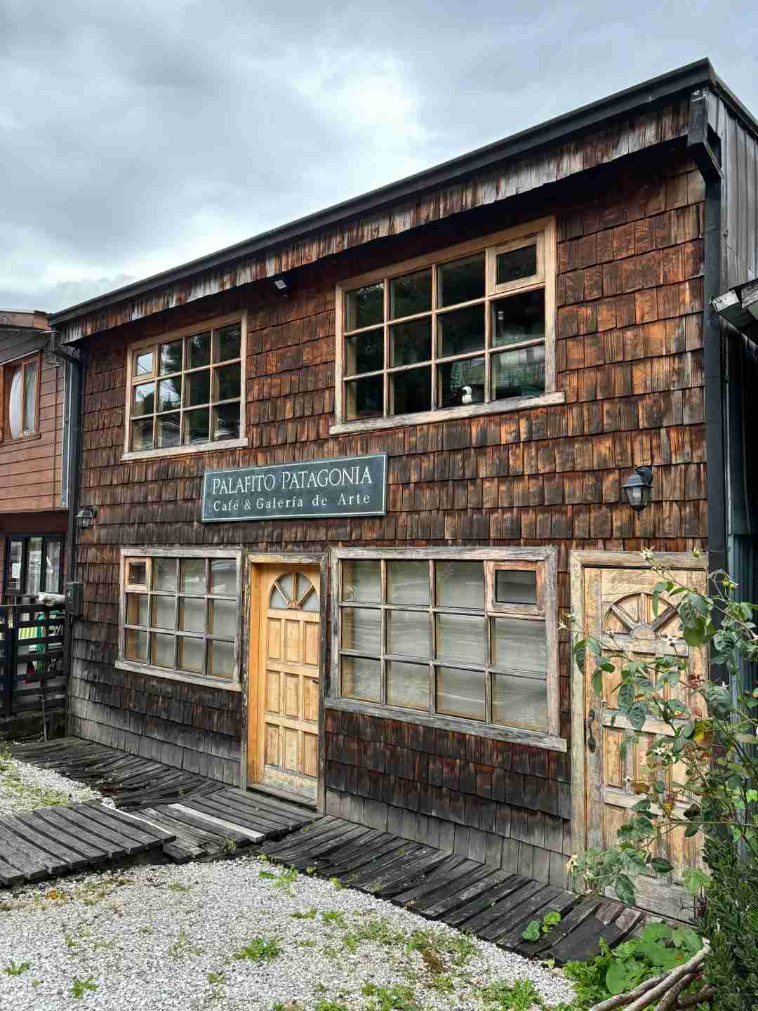 What's the Best Self-Guided Tour Route for Budget Travel in Chiloé Island?