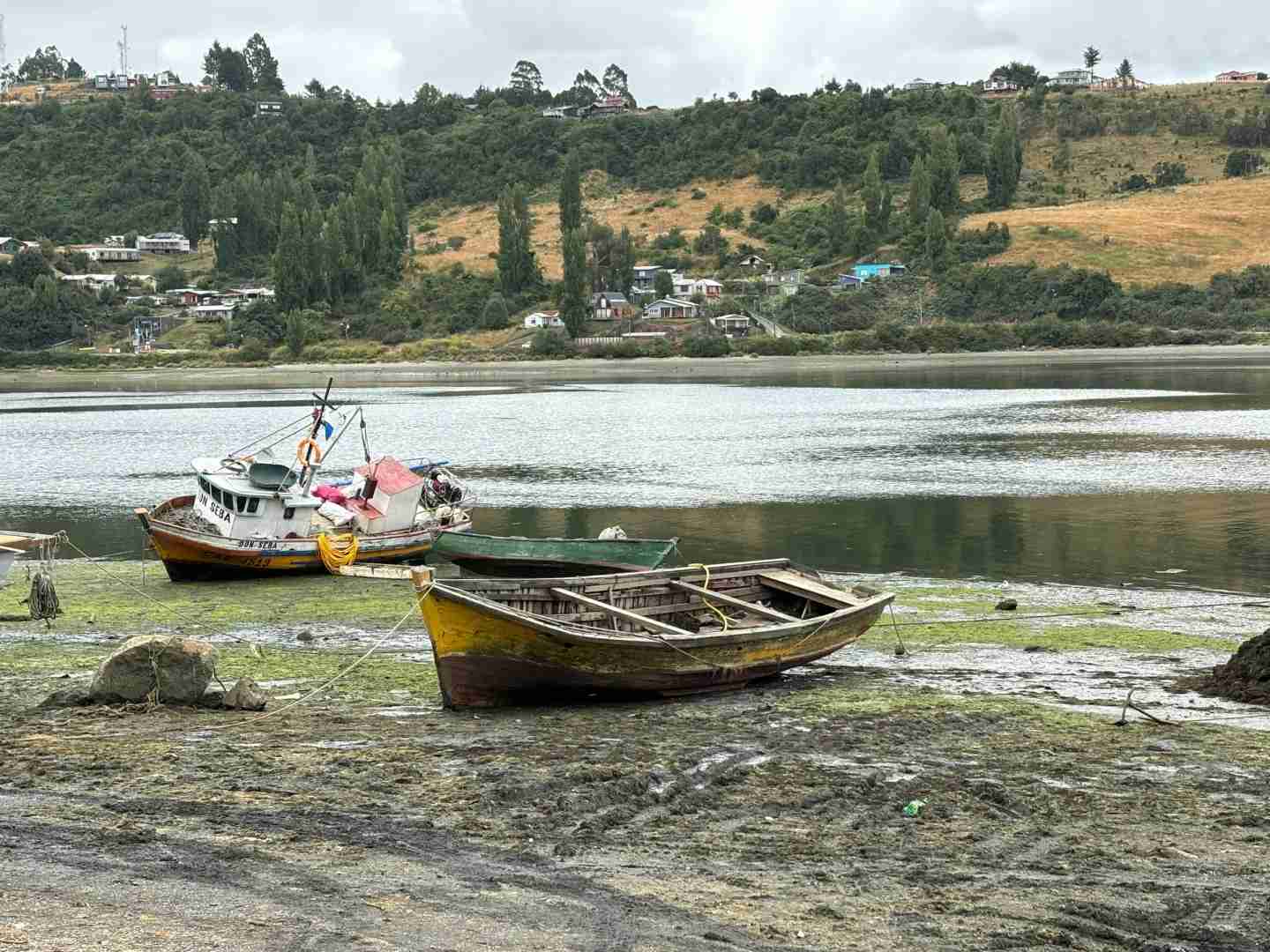 What's the Best Self-Guided Tour Route for Budget Travel in Chiloé Island?